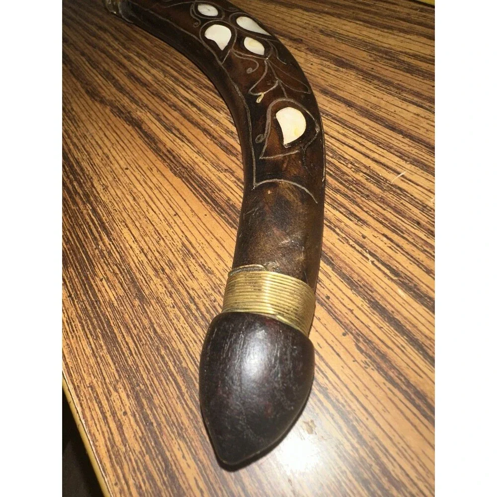 Beautiful vintage traditional Middle Eastern curved dagger (Jambiya or Khan-jar)